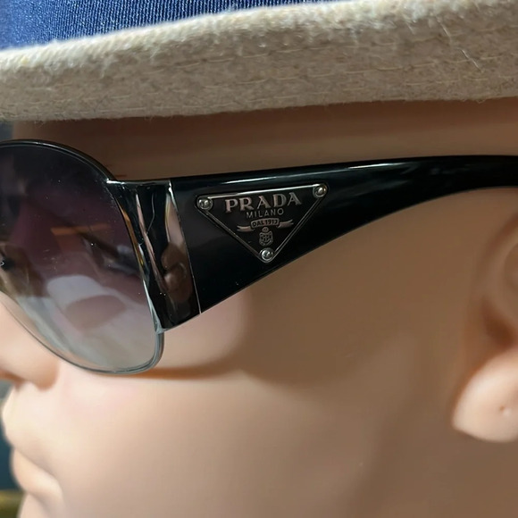 PRADA SHEILD AVIATOR UNISEX SUNGLASSES WITH CASE. 90s VINTAGE AND RARE IN EUC - Picture 5 of 16